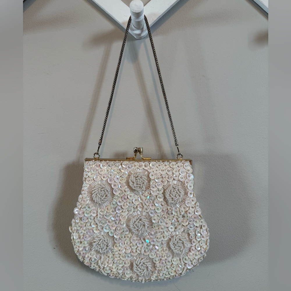 VINTAGE White Beaded Clutch with Gold Clasp and Floral Design - Picture 2 of 4